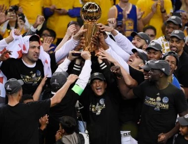 Πρωταθλητής του NBA «τα έσπασε» στον Αργυρό (φωτό)